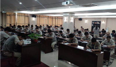 素質(zhì)就業(yè)，技能立業(yè)